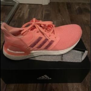 Women’s 10.5 Adidas